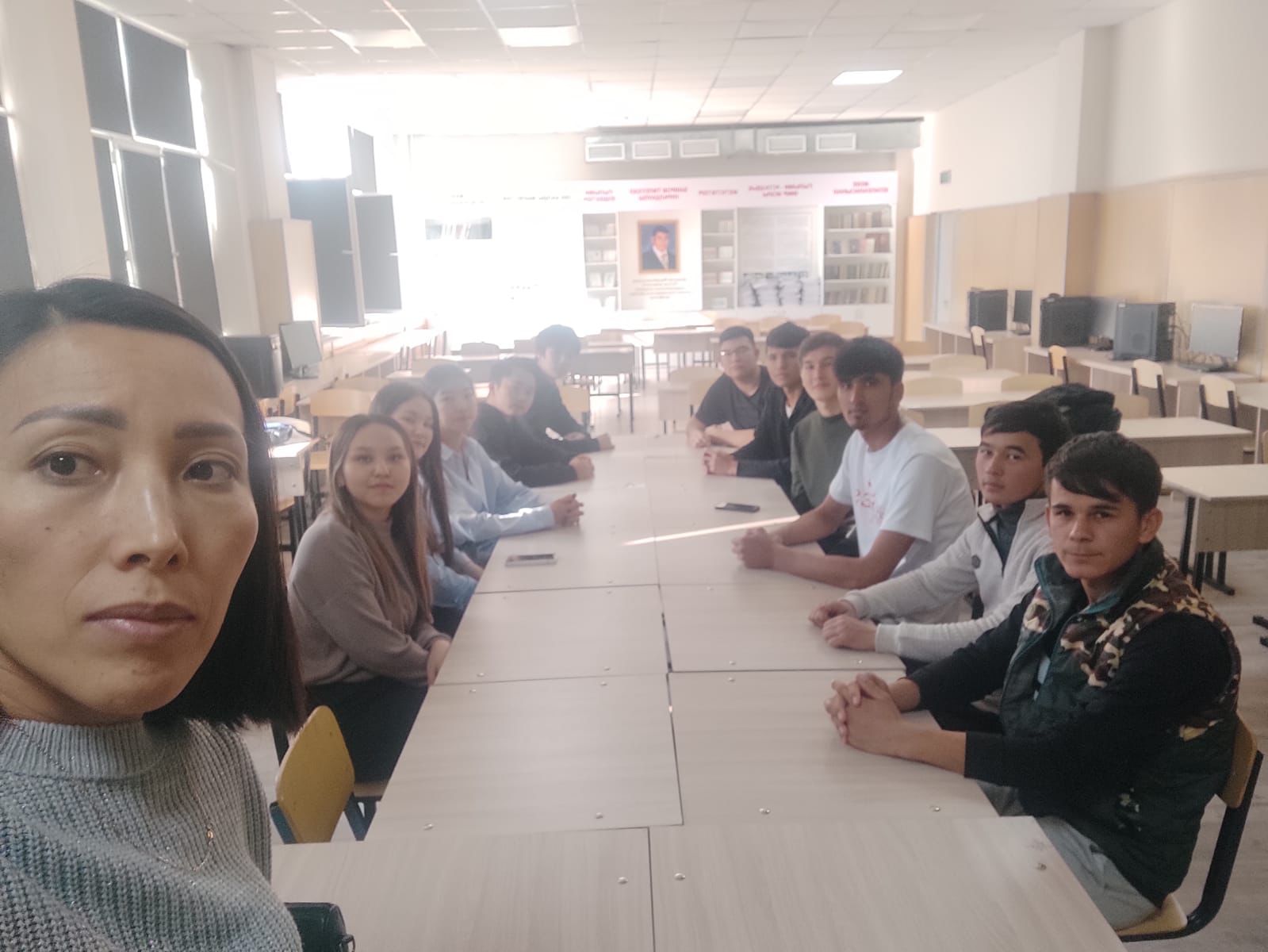 Students of the 1st year of the Intelligent Management System specialty, group 23-01 (Foreign citizens) held a round table on the topic "Good health - great wealth" on SDG-3
